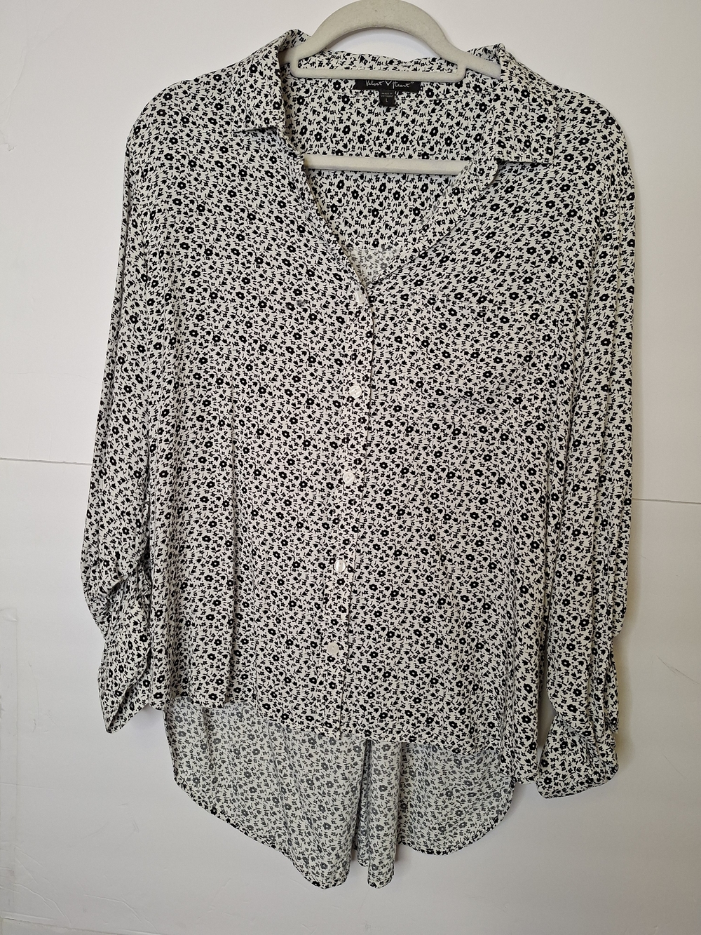 Velvet Heart White and Black Floral Button-Down Blouse